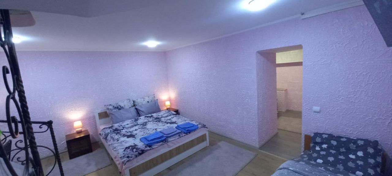 Двухярусная Квартира В Центре Мукачева, Улица Мира Moekatsjeve Buitenkant foto